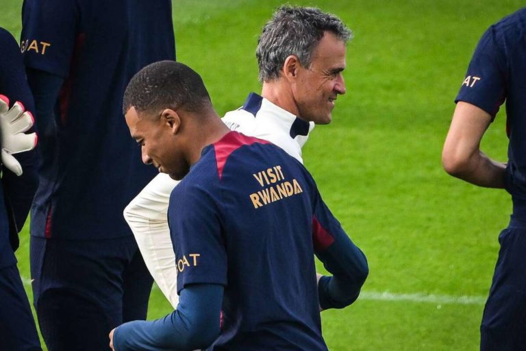 PSG Luis Enrique regrette déjà le départ de son ancienne star