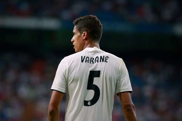 Real Madrid : Varane sur le départ ?