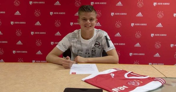 Officiel : premier contrat pro pour Raatsie à l'Ajax