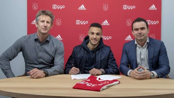 Officiel : Mazraoui prolonge à l'Ajax