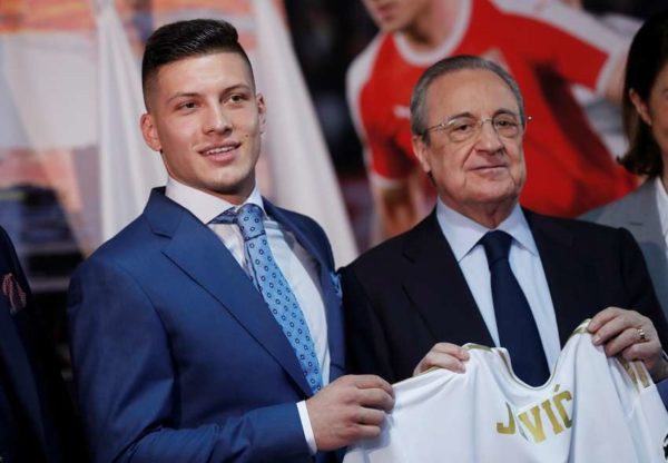 Real Madrid : la présentation de Luka Jovic