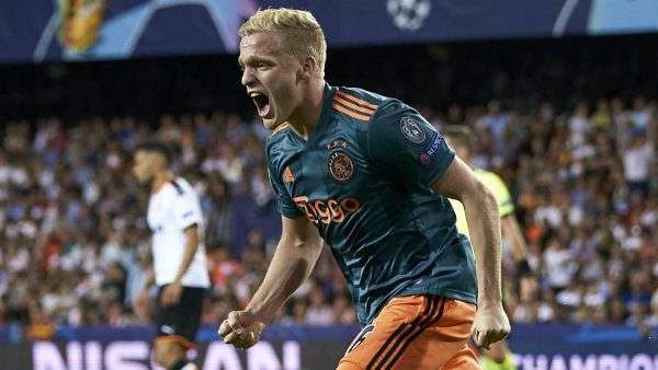 Real Madrid : l’Ajax pose une condition pour le transfert de Donny van de Beek