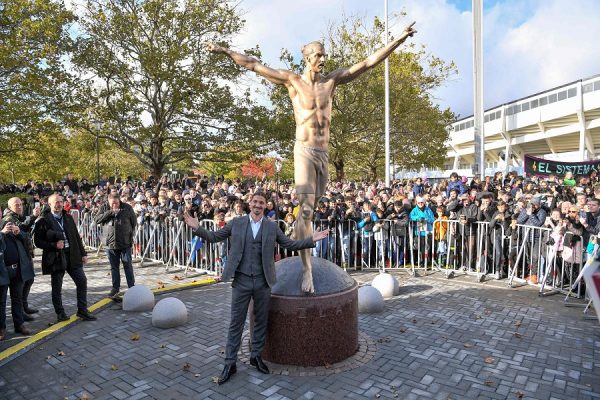 Zlatan Ibrahimovic a sa statue en Suède