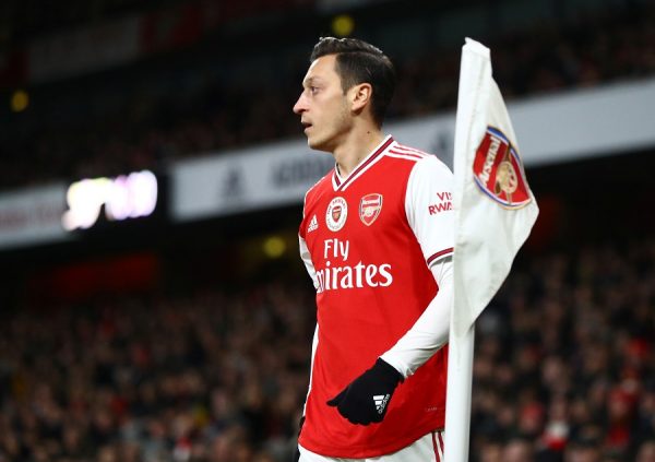 Arsenal : Mesut Ozil négocier avec un club  pour la saison 2021/22