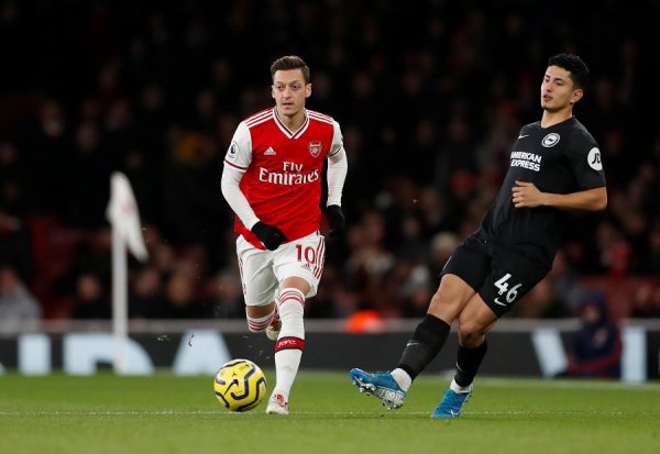 Arsenal : une porte de sortie pour Mesut Ozil