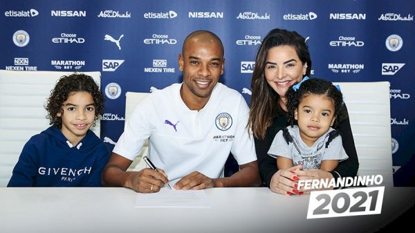 Officiel : Fernandinho prolonge d’un an à Manchester City