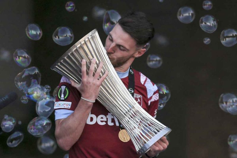 Arsenal frappe fort avec Declan Rice