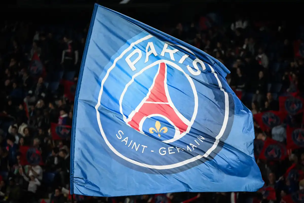 PSG : le club dévoile son 4eme maillot - France Bleu