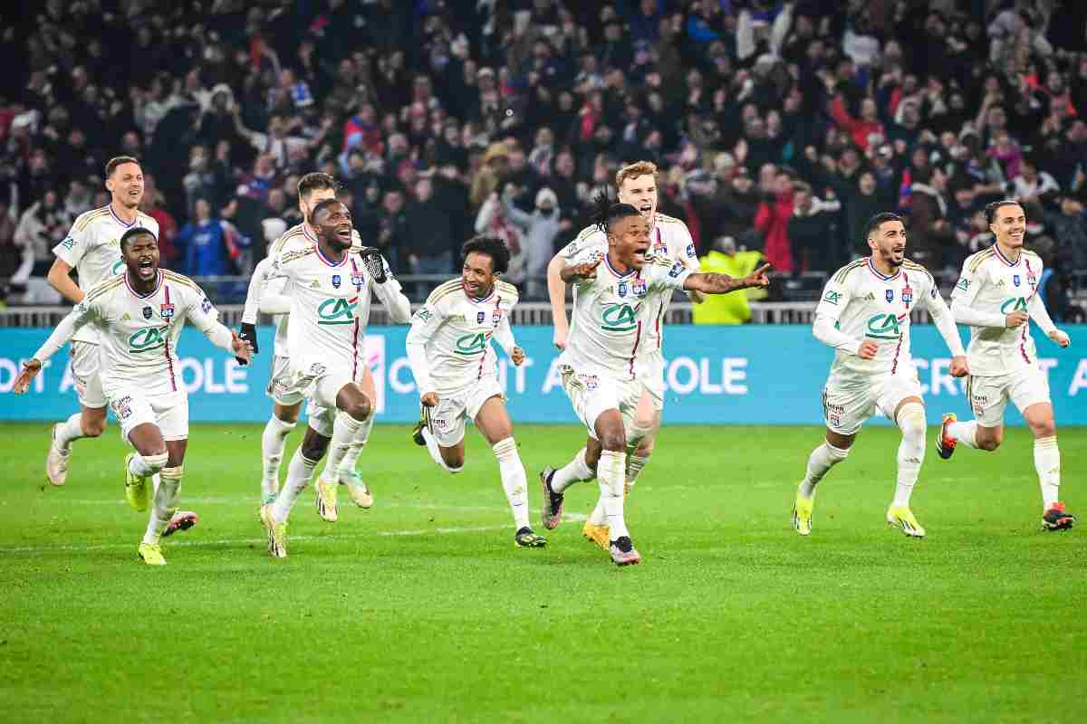 Affluence record au Groupama Stadium lors de la Coupe de France: L'OL se qualifie en demi-finale grâce à une ambiance électrique thumbnail