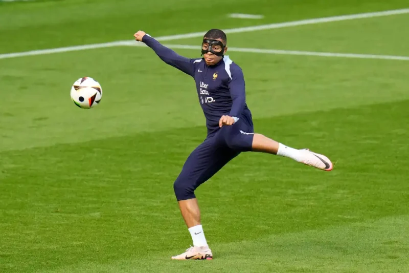 Kylian Mbappé : L’enfer du masque de protection en plein Euro