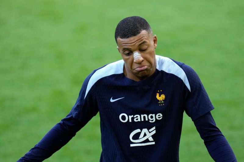 Kylian Mbappé jouera-t-il avec un nez cassé? Réponse imminente