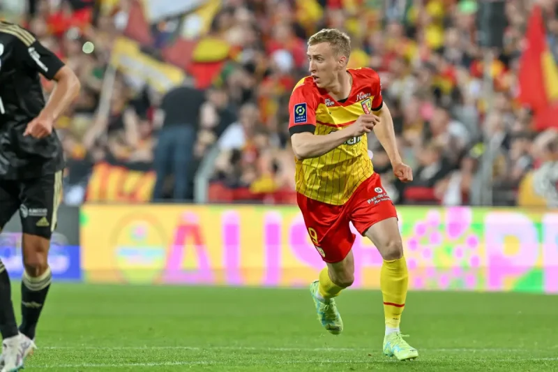 RC Lens: Adam Buksa proche de signer au Denamark.