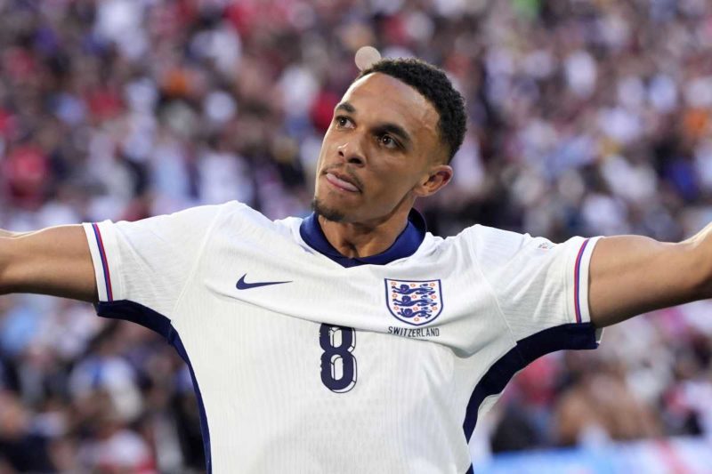 https://www.les-transferts.com/wp-content/uploads/2024/07/Alexander-Arnold-Angleterre-800x533.jpg