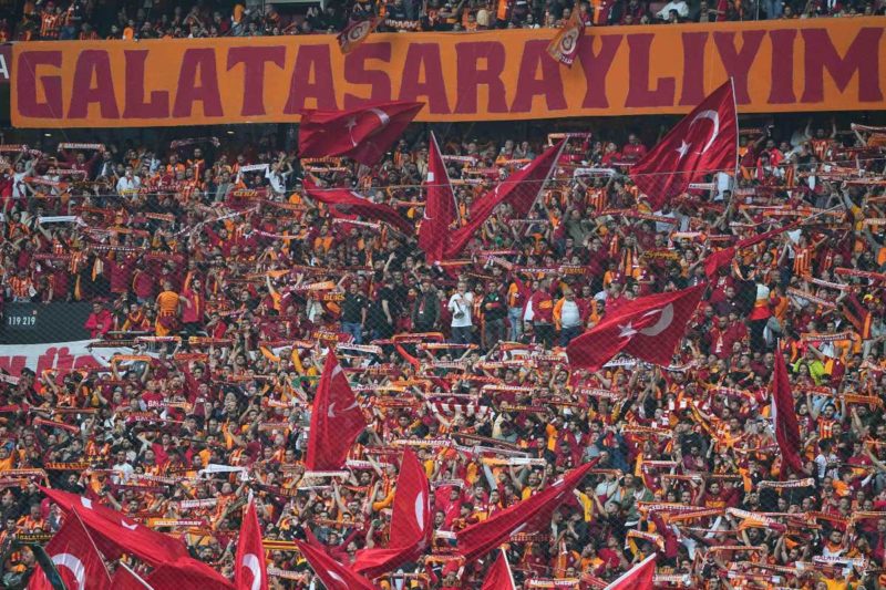 Ce supporter de Galatasaray à son club dans les veines