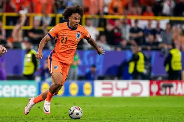 Joshua Zirkzee proche de signer à Manchester United