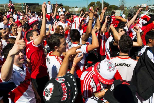 VIDEO : Le soutien hallucinant des supporters de River Plate envers Enzo Fernandez