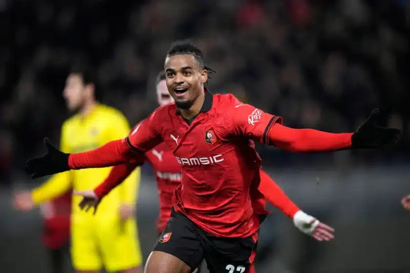 Rennes: L’AS Rome contre-attaque pour Lorenz Assignon