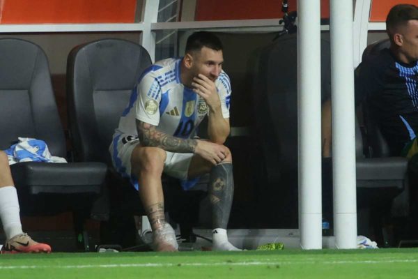 Vidéo : lâché par son corps, Messi en larmes