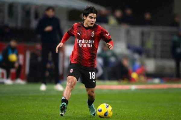 Officiel : le Milan laisse partir un ailier argentin !