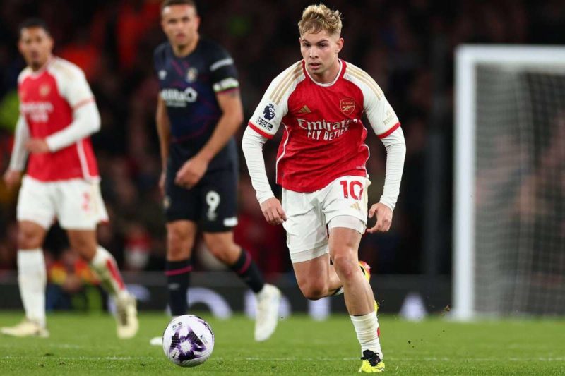 Emile Smith Rowe signe à Fulham pour 35 millions d'euros, une somme qui fait débat