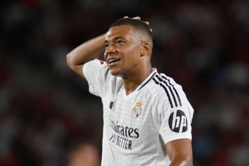 “Près du radiateur…” – Booba raille Mbappé au Real Madrid