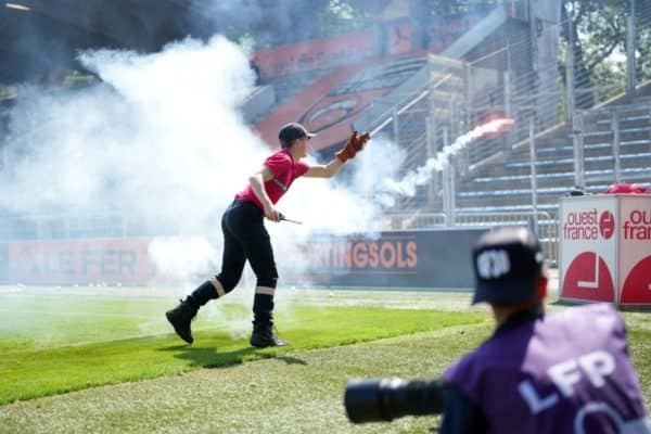 Ligue 2 : Lorient-Grenoble interrompu par un mouvement de protestation contre BeIn Sports