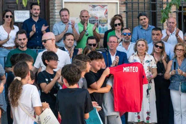 À 11 ans, il se fait assassiner sur un terrain de football, l’Espagne en émoi !