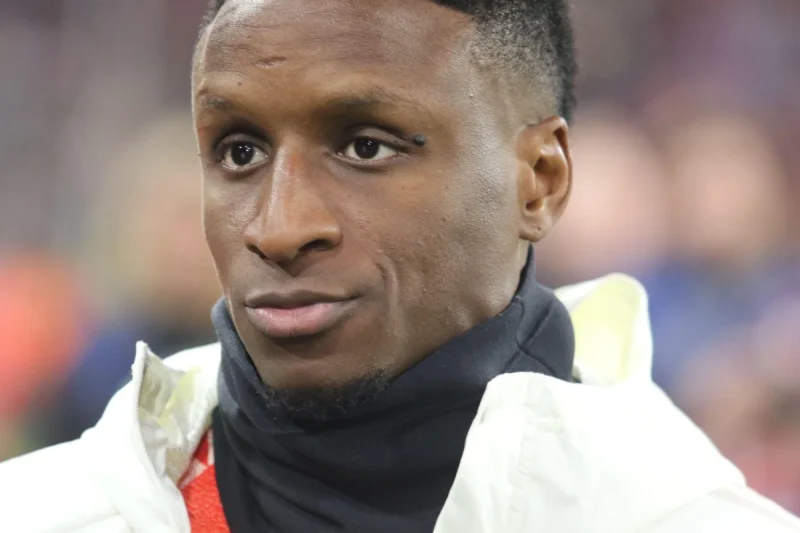 Bouna Sarr dans le collimateur de Saint-Etienne