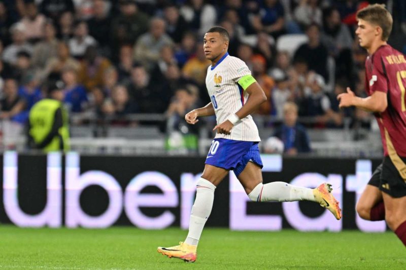 Premier round entre le PSG et Kylian Mbappé devant la LFP