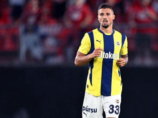 Fenerbahçe : Rade Krunic s’envole pour la Serbie