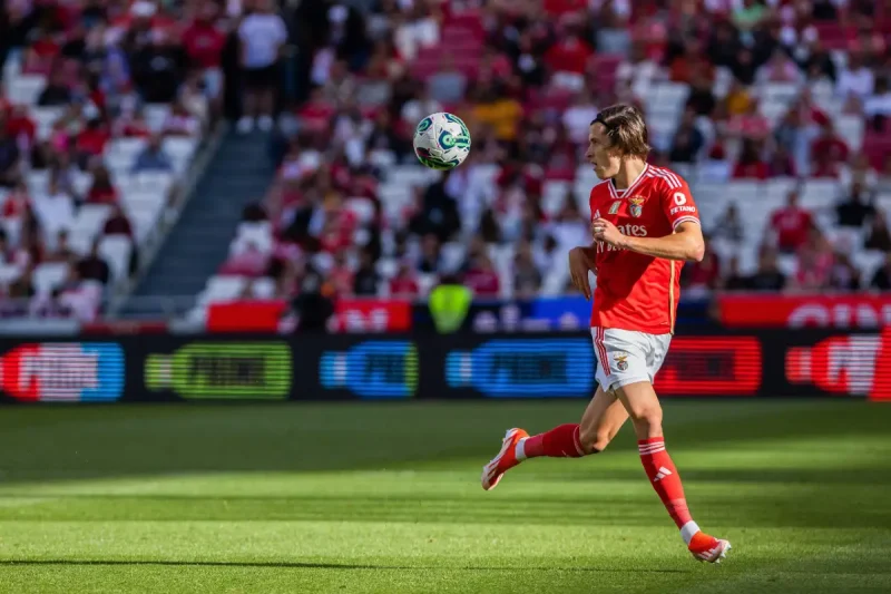 Alvaro Carreras dans le viseur de Liverpool