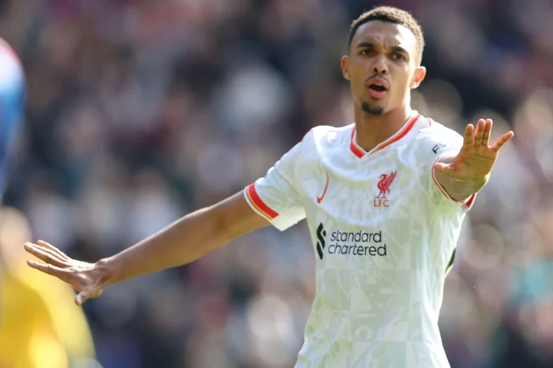 Arne Slot cash sur Trent Alexander Arnold