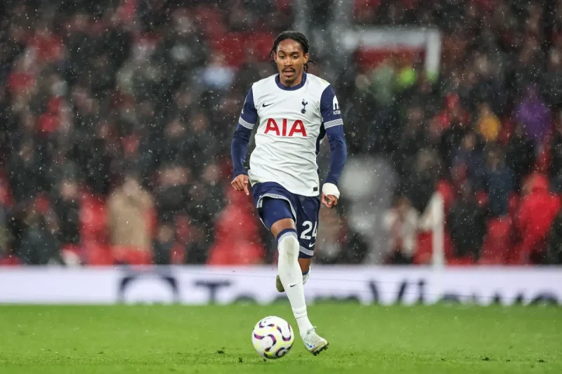 Djed Spence prolonge avec Tottenham