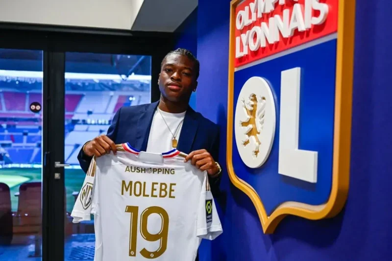 Enzo Molebe pourrait finir au PSG