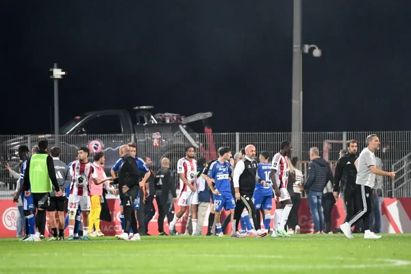 Ligue 2: Ajaccio et Bastia reprendront là où ils se sont arrêtés