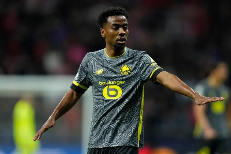 Man Utd se presse pour Angel Gomes