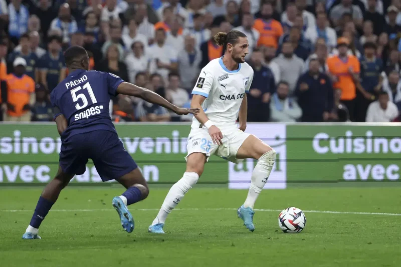 Adrien Rabiot attaqué par Daniel Riolo