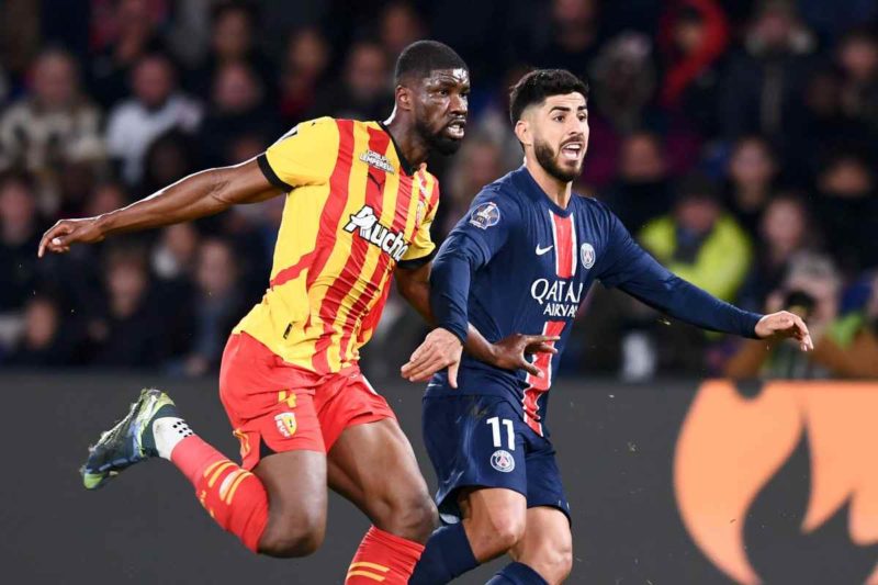 Kevin Danso critique l'arbitrage après la défaite de Lens contre le PSG
