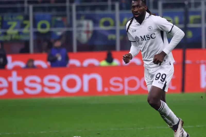 Frank Zambo Anguissa vis épar l'OL