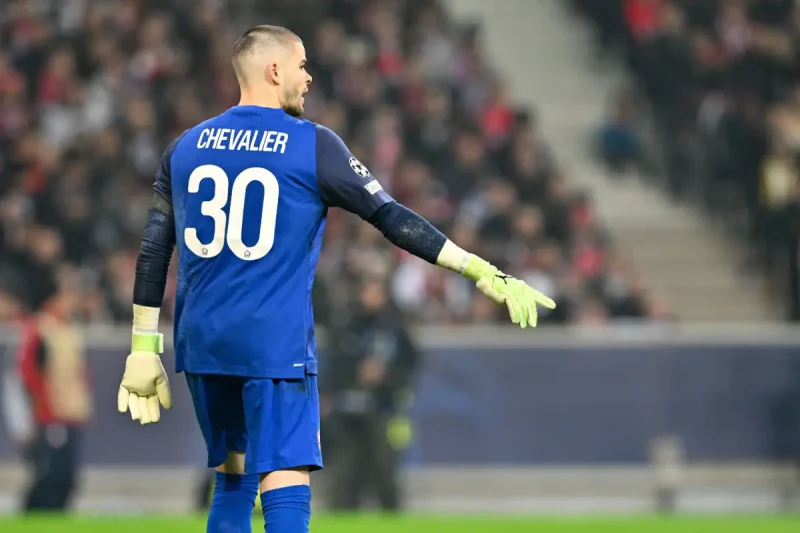 Lucas Chevalier en mode attaque des Bleus