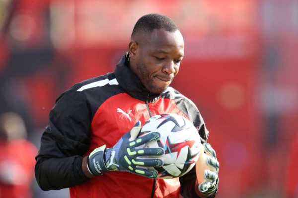 Rennes : Quel avenir pour Mandanda sous Sampaoli ?