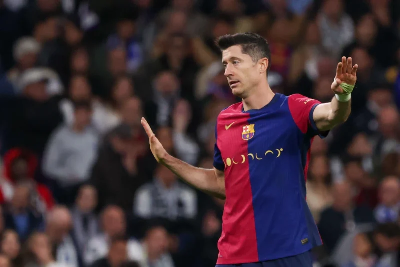 Robert Lewandowski a raté le train de Manchester United