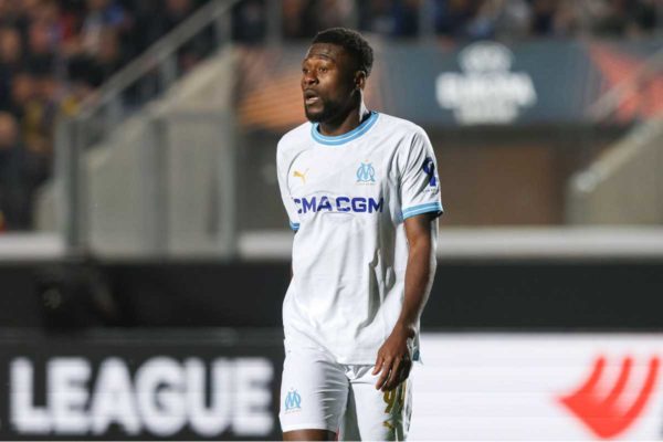 Longoria intransigeant face à Mbemba