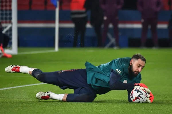 PSG : Donnarumma face au danger