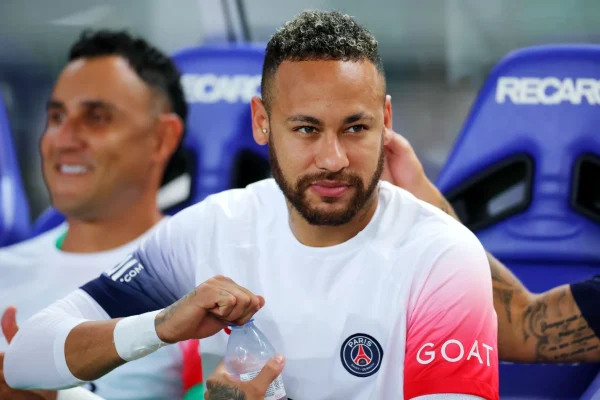 Neymar dit avoir donné ses “meilleures années” au PSG