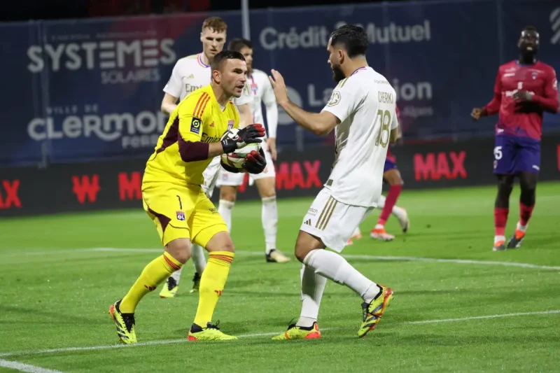 Rayan Cherki rend hommage à Anthony Lopes