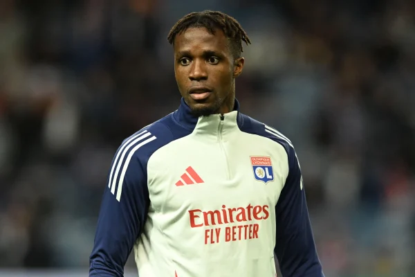 OL: Le transfert caché derrière le voyage de Zaha à Londres