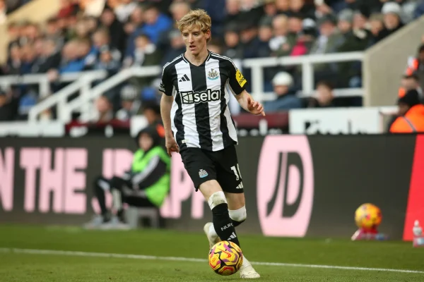 Arsenal vise une star de Newcastle