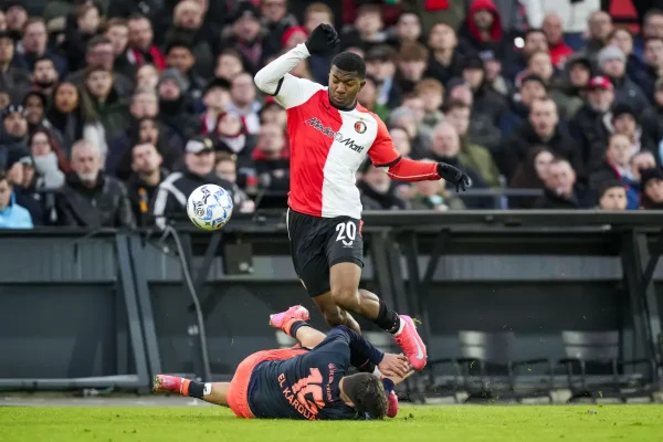 Lens a trouvé son nouveau défenseur au Feyenoord