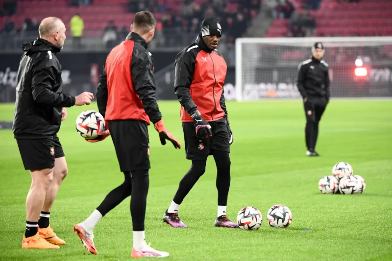 Steve Mandanda va rester à Rennes